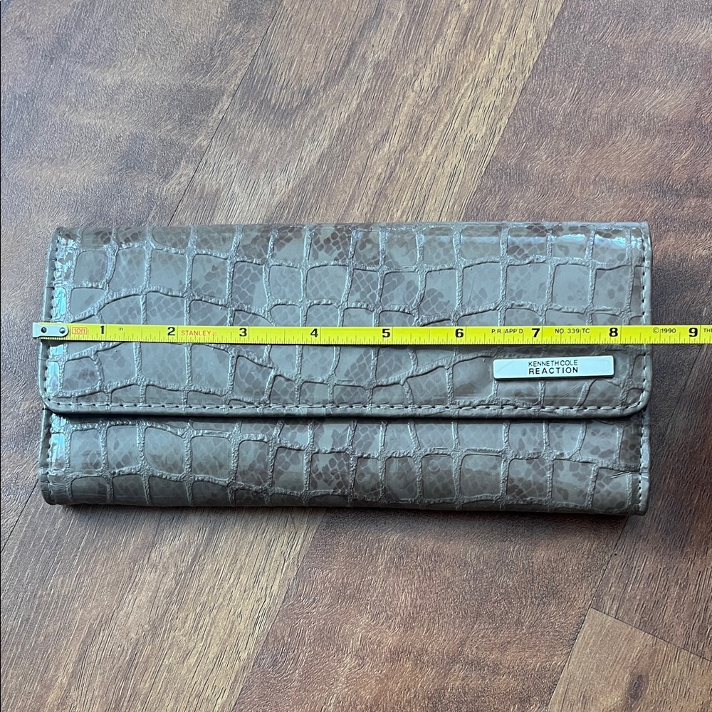 Like new Kenneth Cole Reaction Taupe Croc-Embossed Clutch - Picture 12 of 16